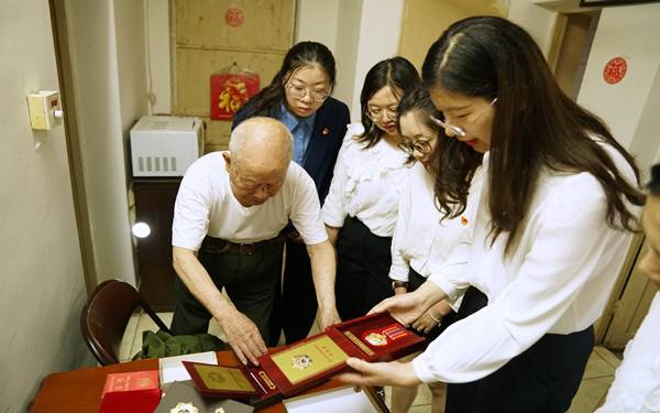 图片3.jpg 图片3.jpg